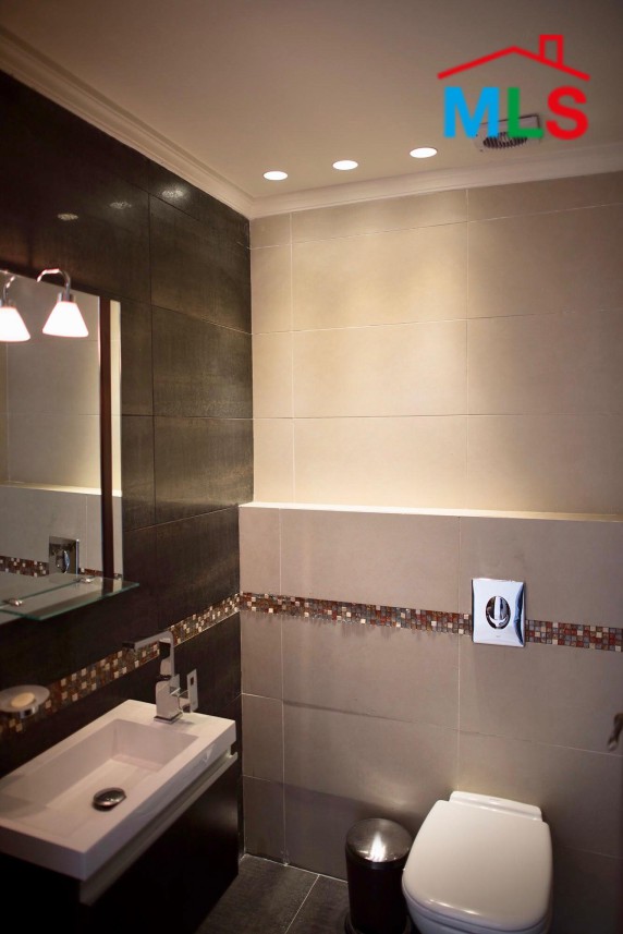 Spacious Apartment For Sale in Hazmieh, New Mar Takla