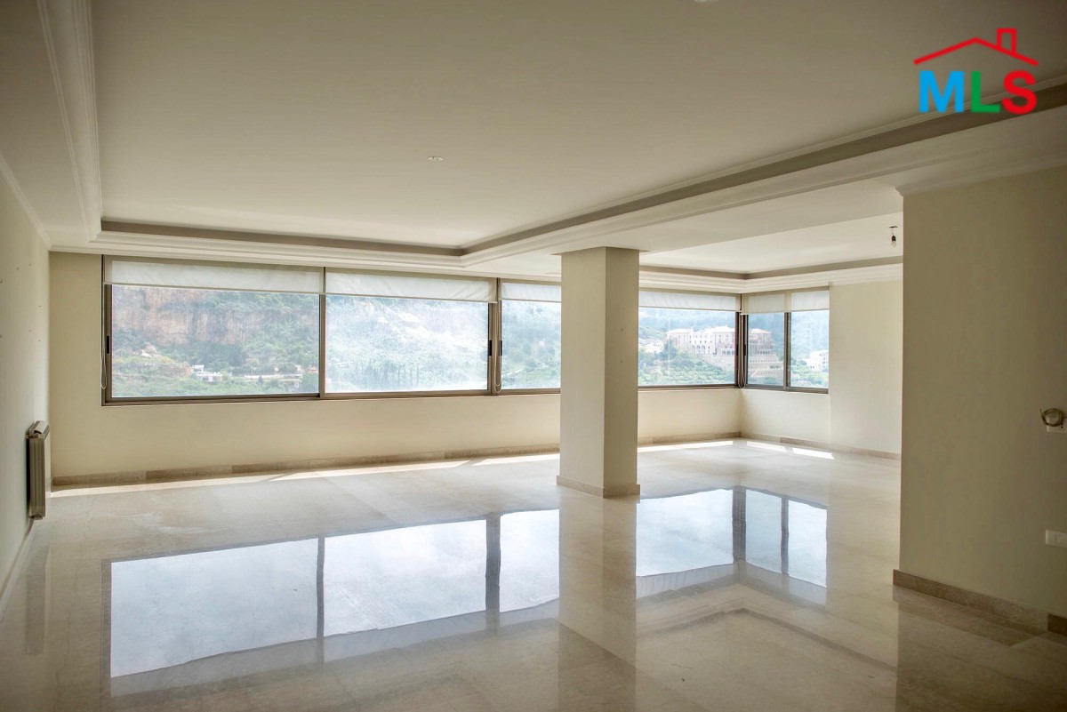 Spacious Apartment For Sale in Hazmieh, New Mar Takla
