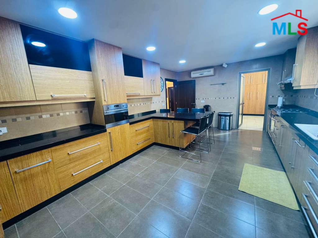 Amazing Unfurnished 4-Bedroom Apartment For Sale in Jnah, Beirut
