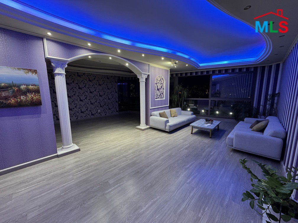 Cozy Apartment For Sale in Tarik El Jdideh, Mazraa