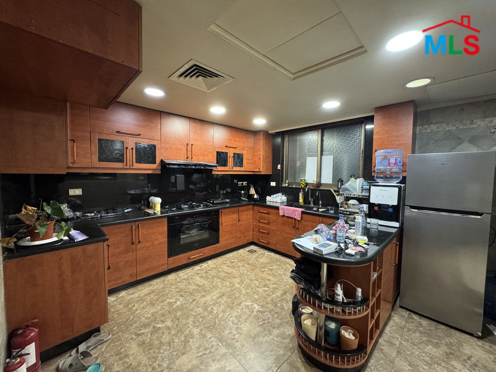 Cozy Apartment For Sale in Tarik El Jdideh, Mazraa