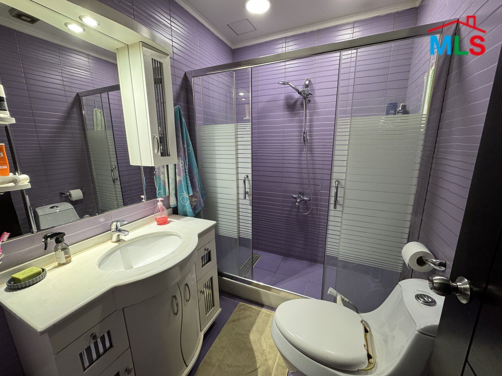 Cozy Apartment For Sale in Tarik El Jdideh, Mazraa