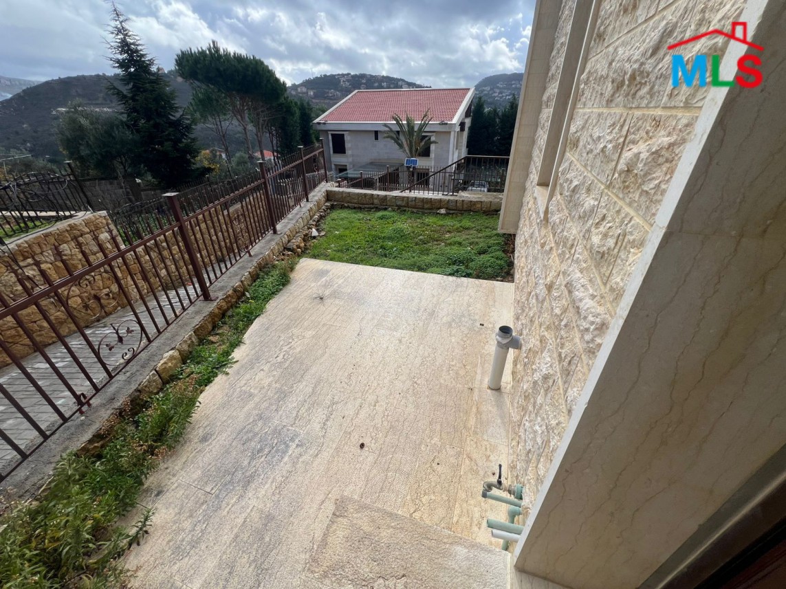 A Modern Elegant Villa With Garden For Sale in Souk El Gharb, Aley