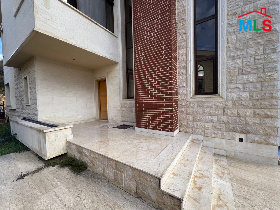 A Modern Elegant Villa With Garden For Sale in Souk El Gharb, Aley