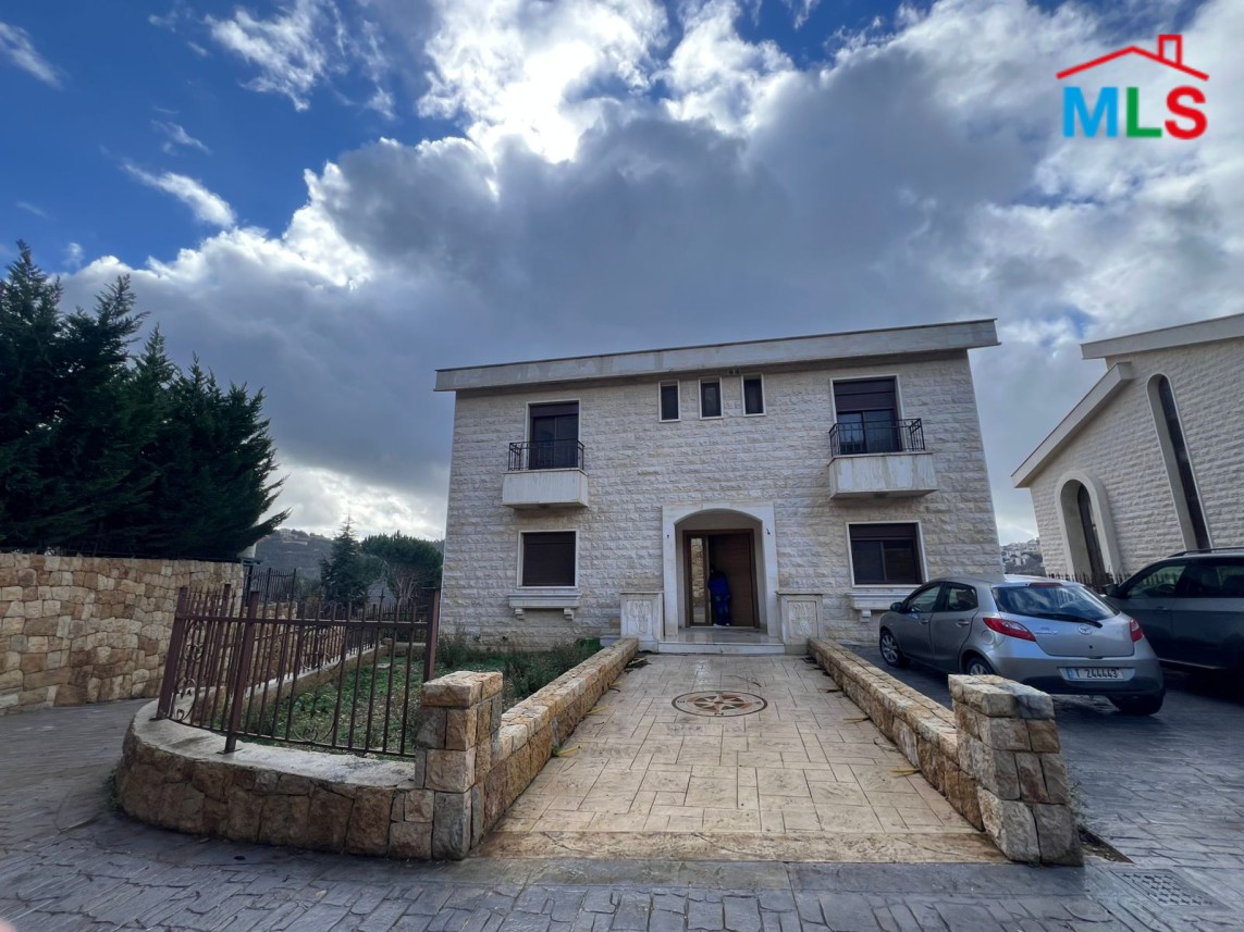 A Modern Elegant Villa With Garden For Sale in Souk El Gharb, Aley