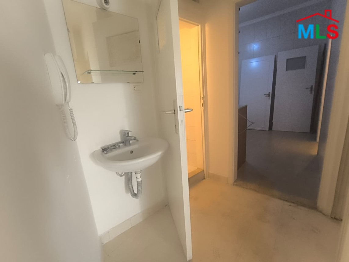 3-Bedroom Apartment For Sale in Al Zarif, Ras Beirut
