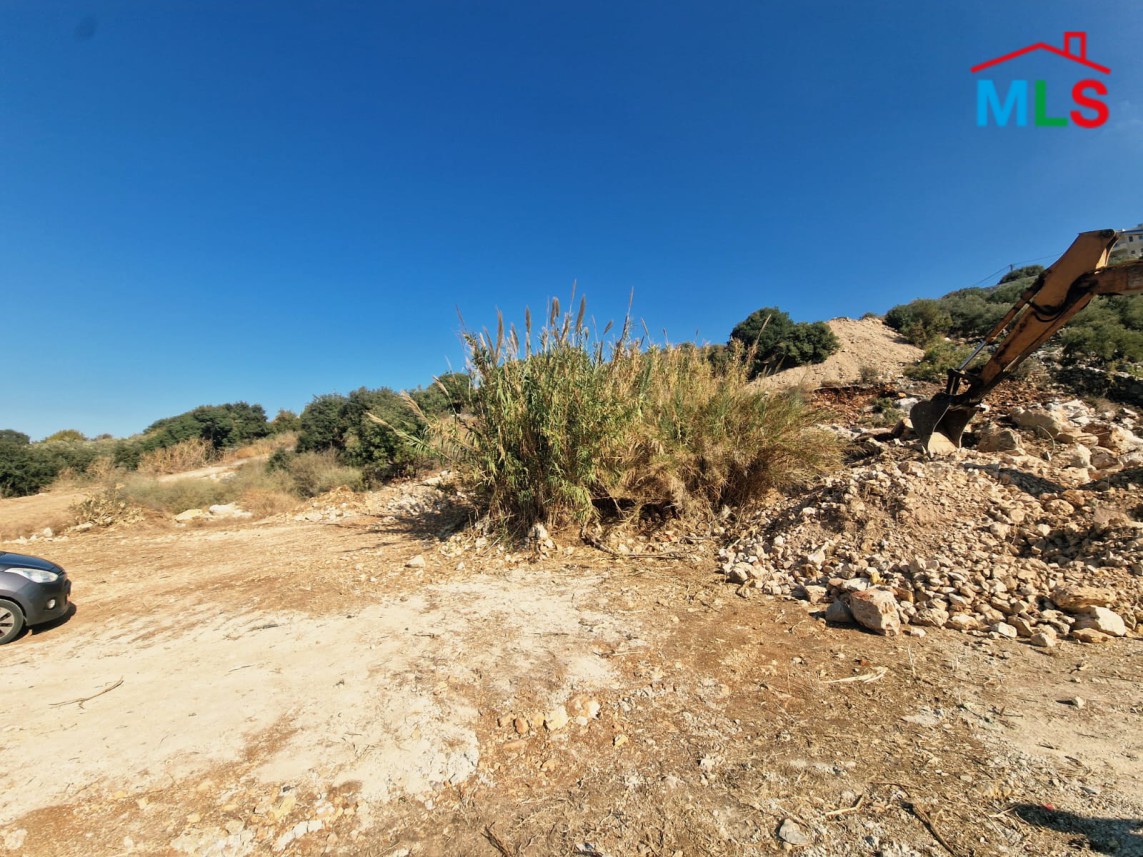 A 1339 SQM Land For Sale in Kfaraabida, Batroun