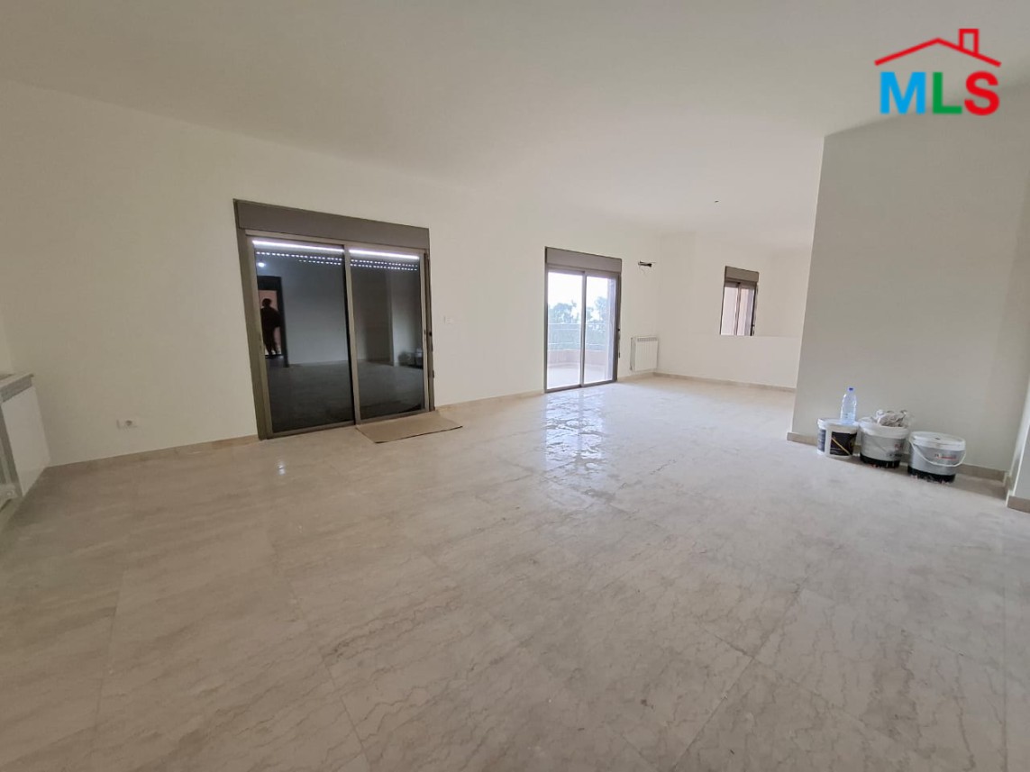 Spacious Apartment with Terrace For Sale in New Shayle
