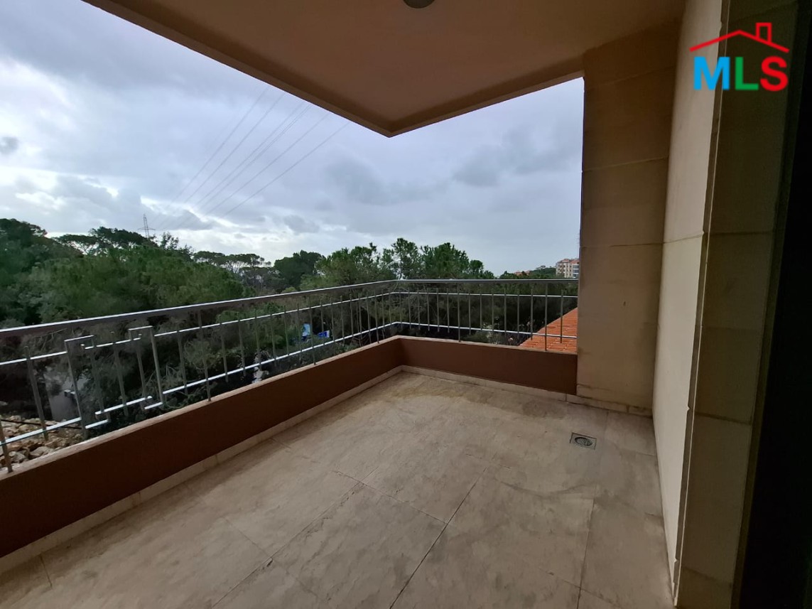 Spacious Apartment with Terrace For Sale in New Shayle