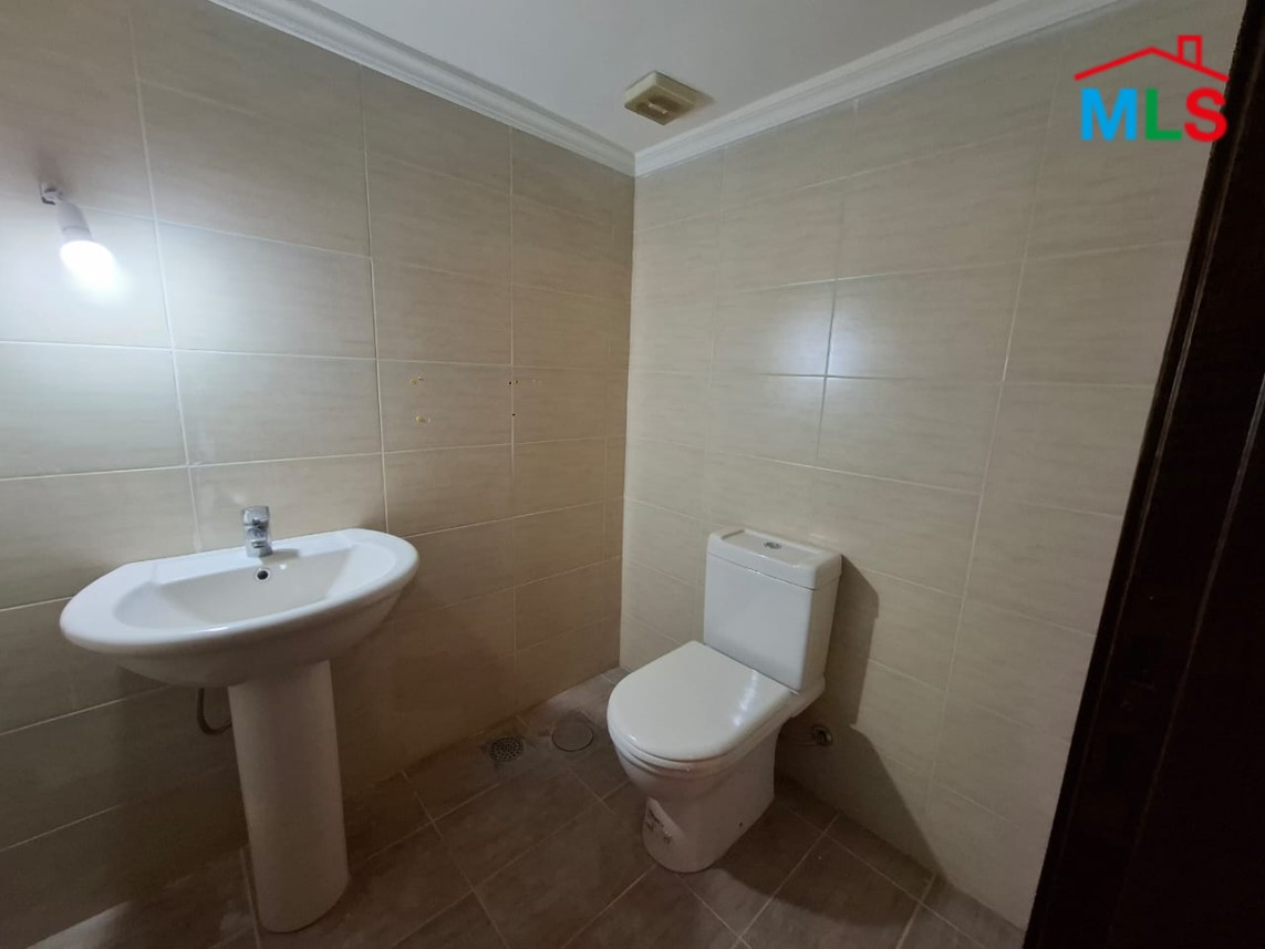 Spacious Apartment with Terrace For Sale in New Shayle