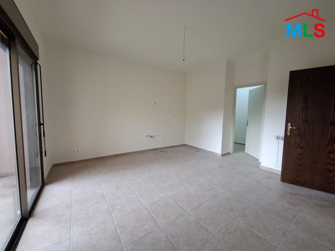 Spacious Apartment with Terrace For Sale in New Shayle
