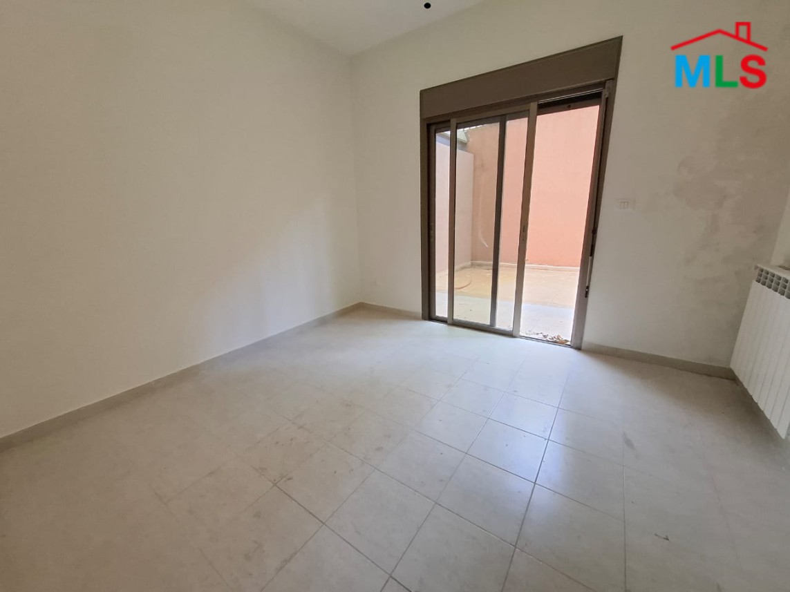 Spacious Apartment with Terrace For Sale in New Shayle