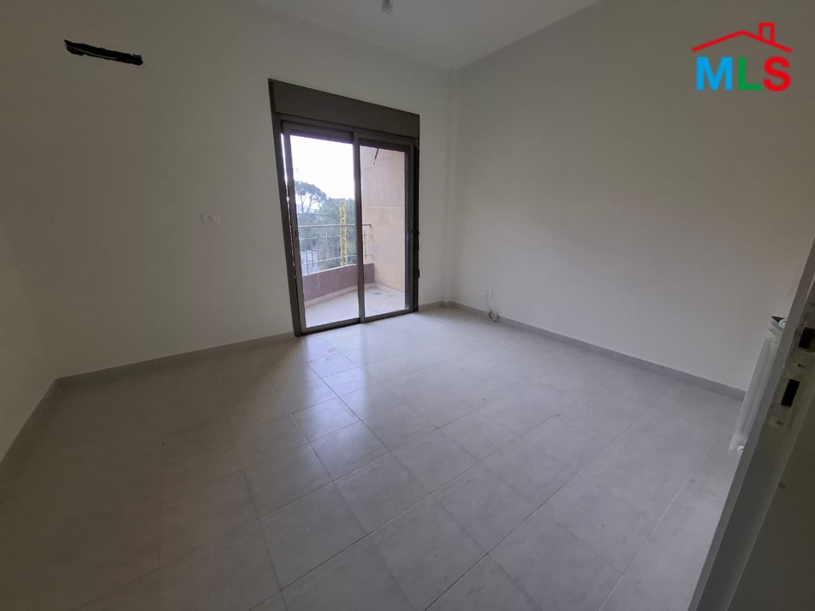 Spacious Apartment with Terrace For Sale in New Shayle