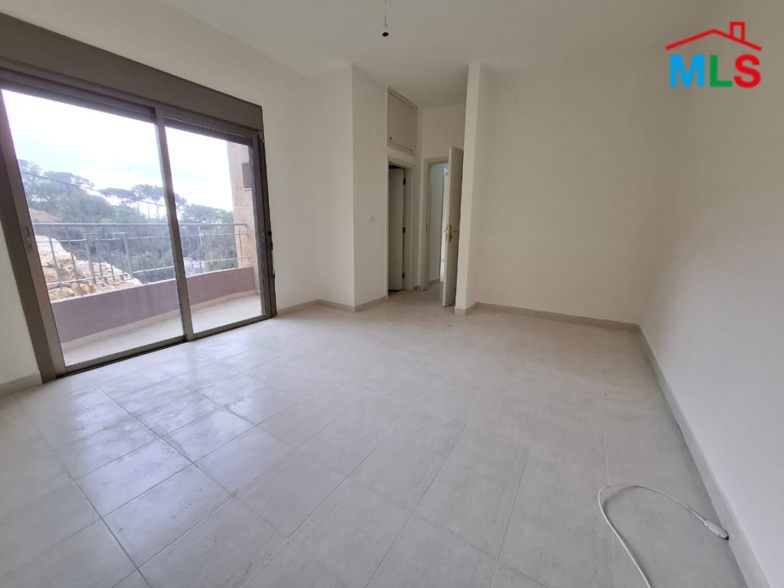 Spacious Apartment with Terrace For Sale in New Shayle
