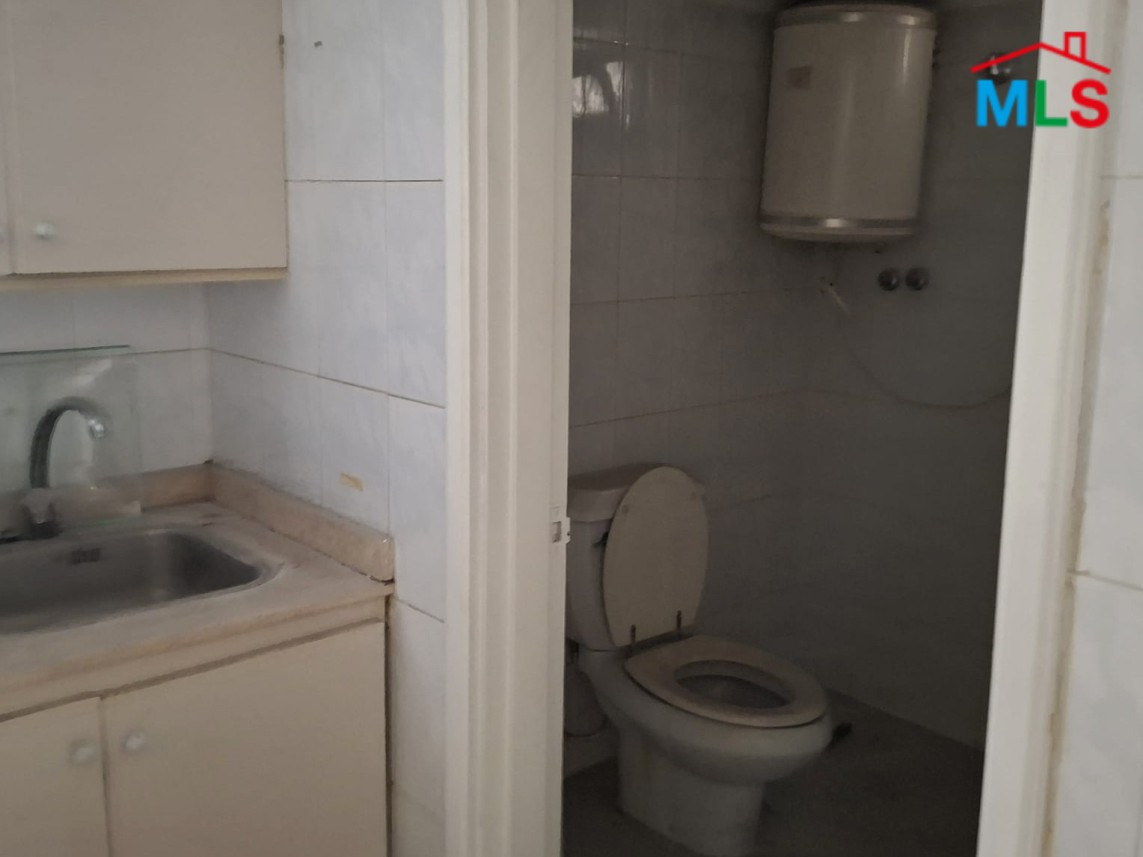130 SQM Office For Sale in Prime Location in Saifi