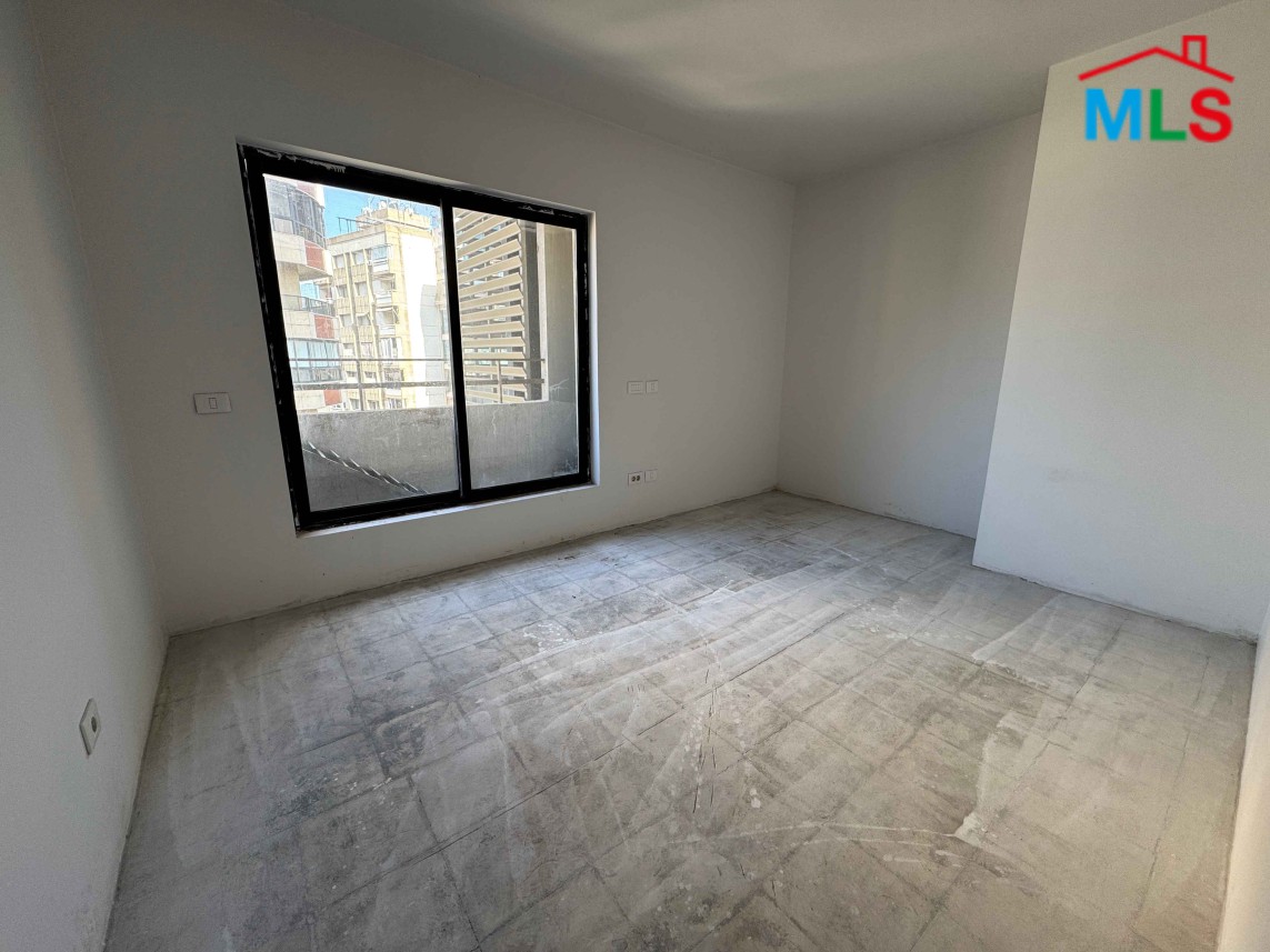Bright Apartment For Sale in Tarik El Jdideh, Mazraa