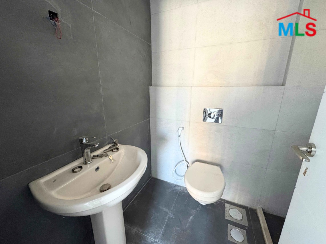 Bright Apartment For Sale in Tarik El Jdideh, Mazraa