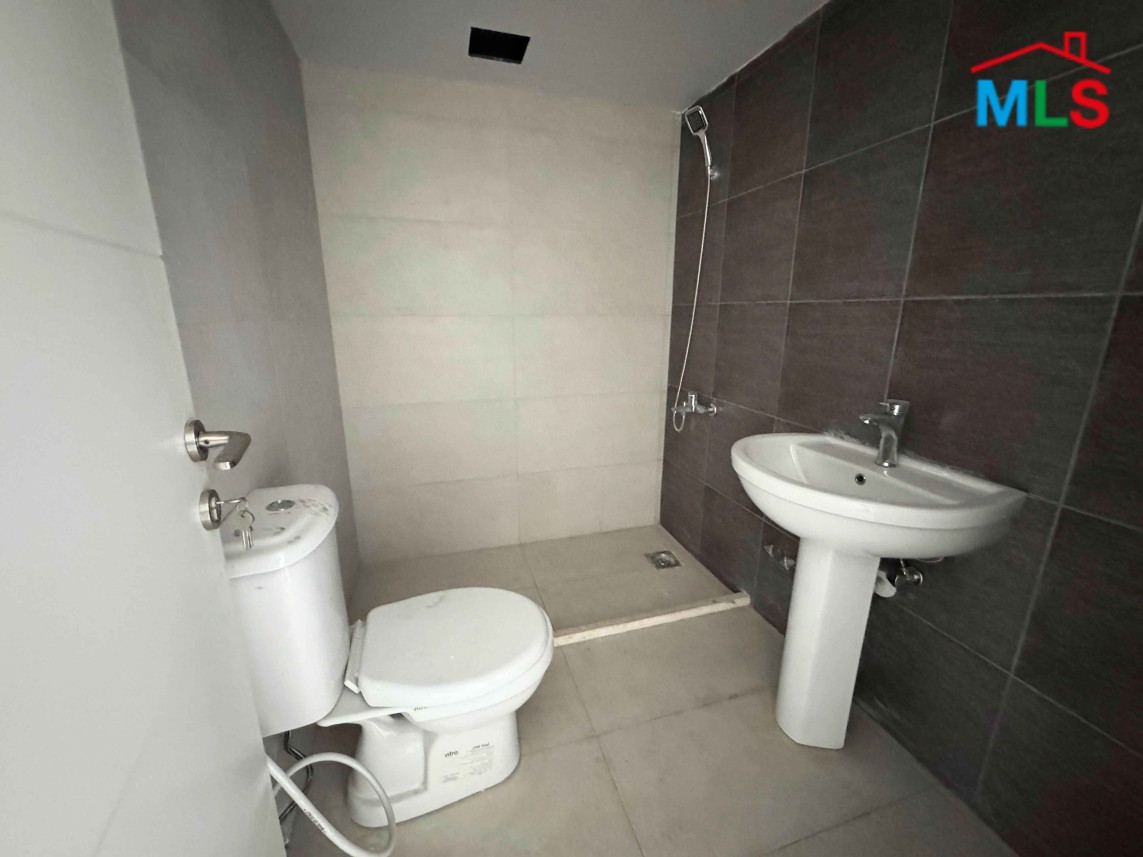 Bright Apartment For Sale in Tarik El Jdideh, Mazraa