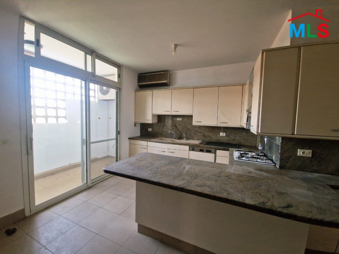 Apartment With Full Sea View For Sale in Adma
