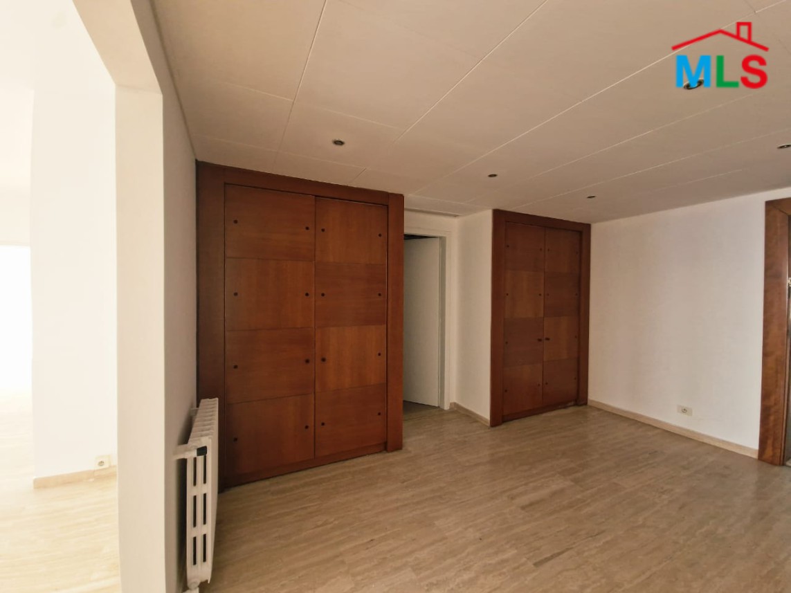 Apartment With Full Sea View For Sale in Adma