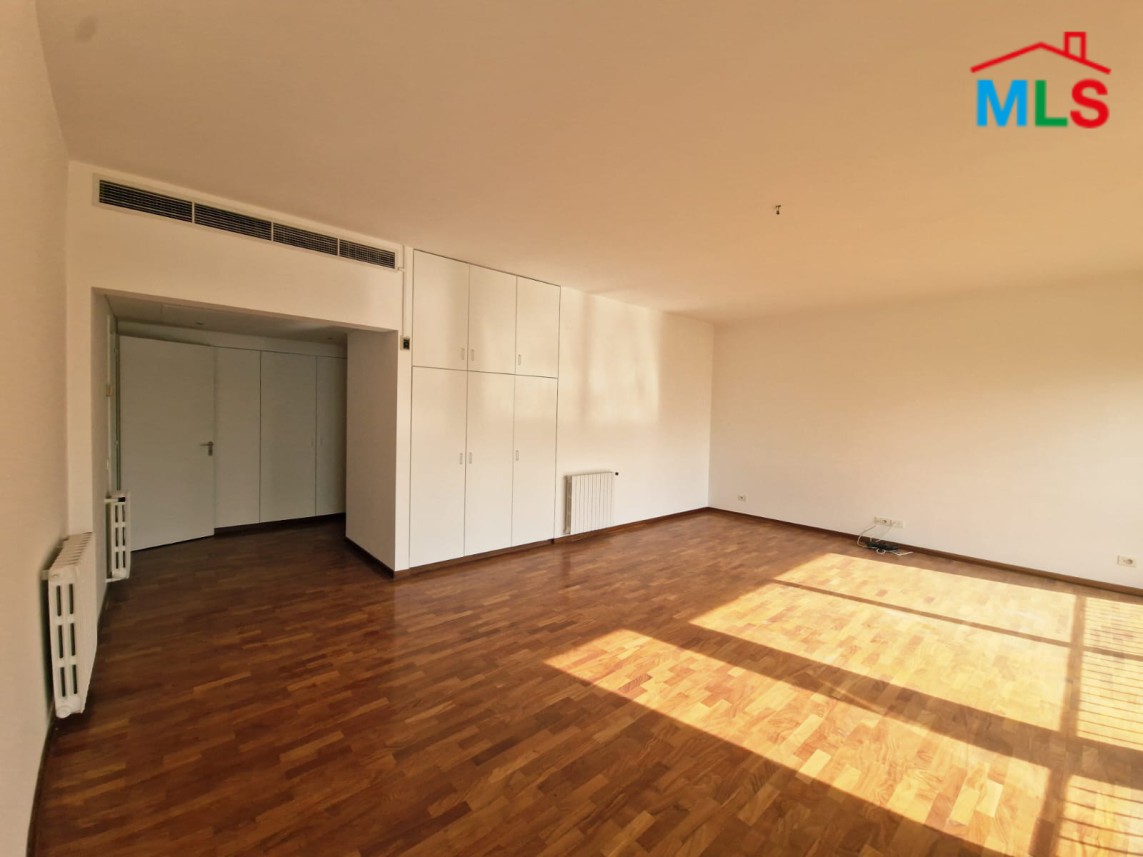 Apartment With Full Sea View For Sale in Adma
