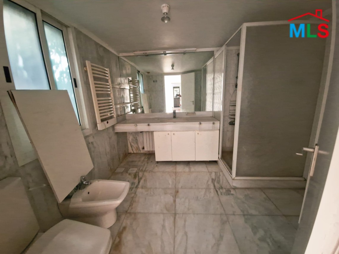 Apartment With Full Sea View For Sale in Adma