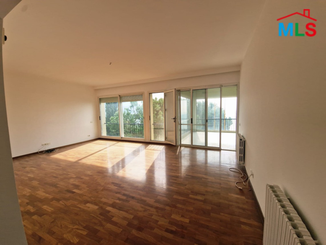 Apartment With Full Sea View For Sale in Adma