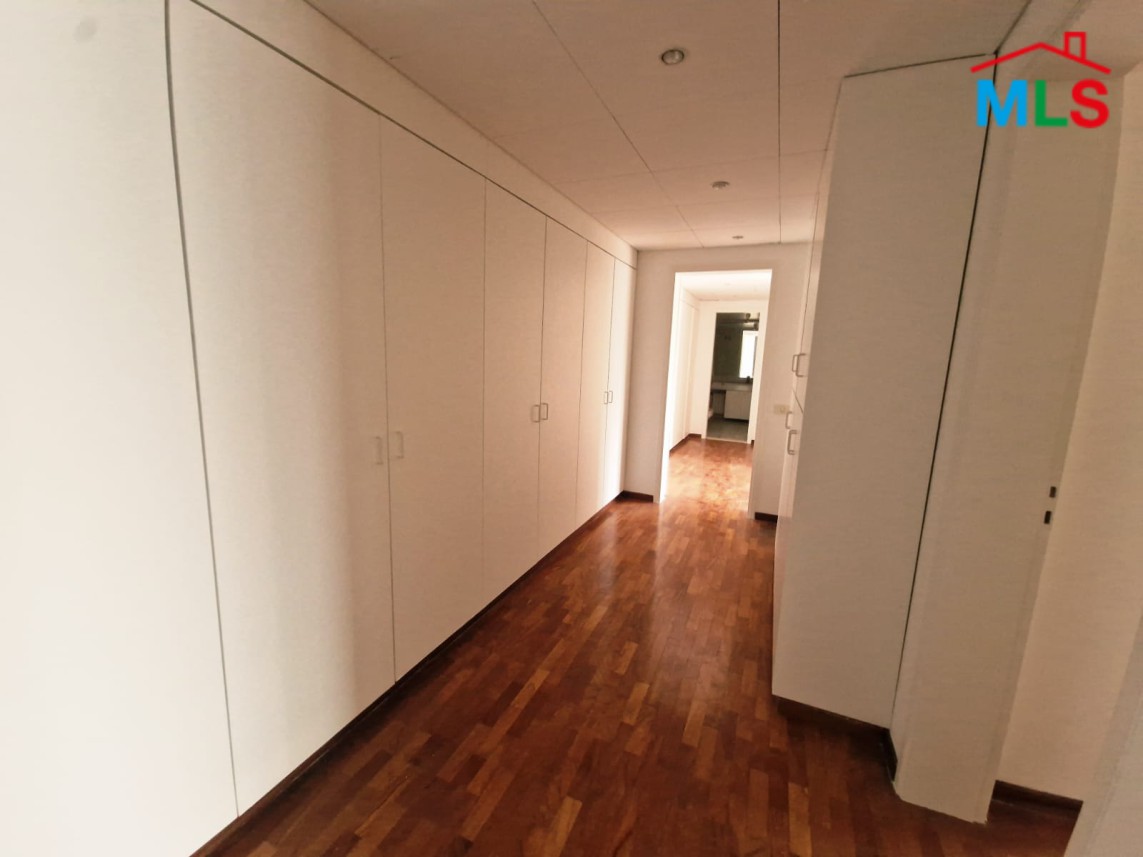 Apartment With Full Sea View For Sale in Adma