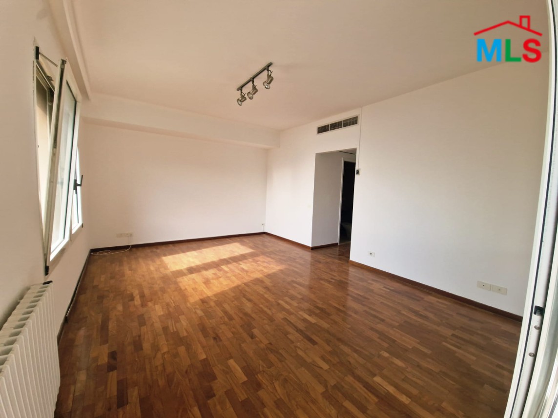 Apartment With Full Sea View For Sale in Adma