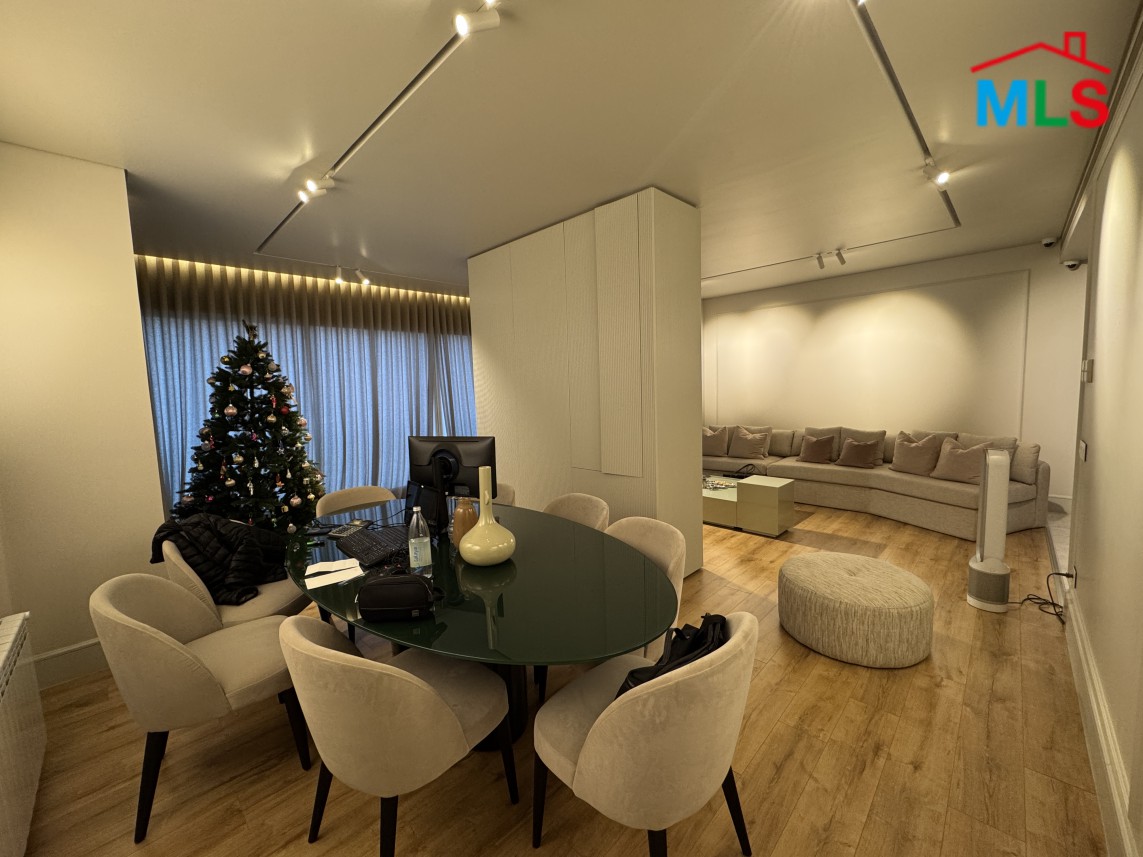 High-End Furnished Apartment For Sale in Hamra, Ras Beirut