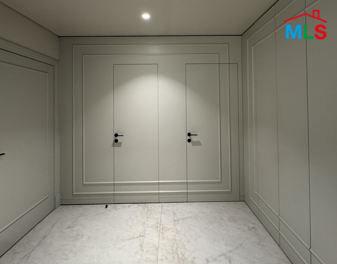 High-End Furnished Apartment For Sale in Hamra, Ras Beirut
