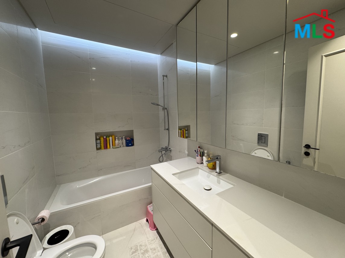 High-End Furnished Apartment For Sale in Hamra, Ras Beirut