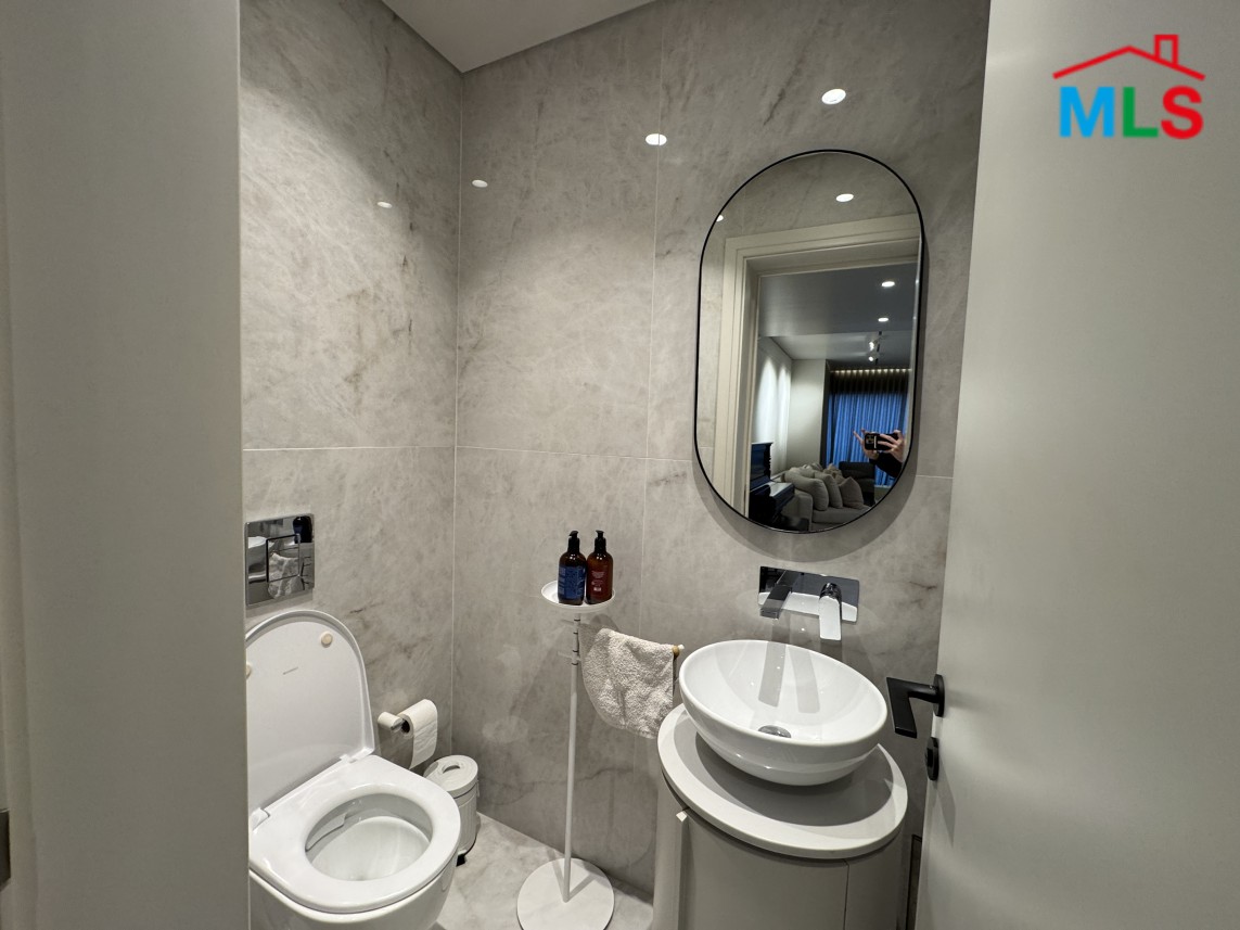 High-End Furnished Apartment For Sale in Hamra, Ras Beirut