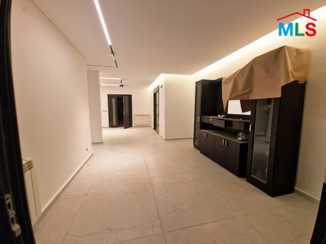 3-Bedrooms Apartment For Sale in Hosrayel