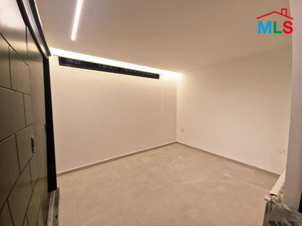 3-Bedrooms Apartment For Sale in Hosrayel