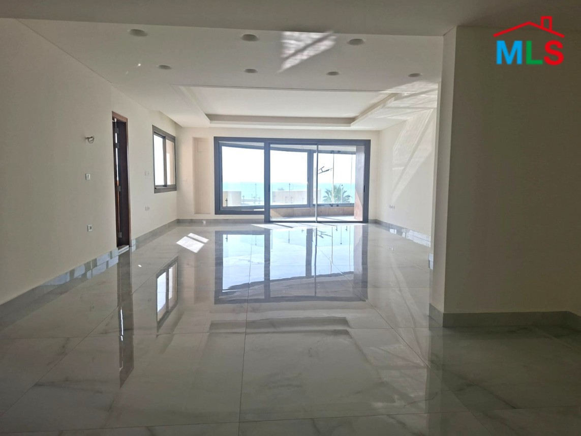 High-End Apartment Terrace & Stunning Sea View For Sale in Rawche