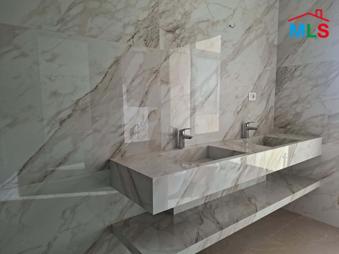 High-End Apartment Terrace & Stunning Sea View For Sale in Rawche