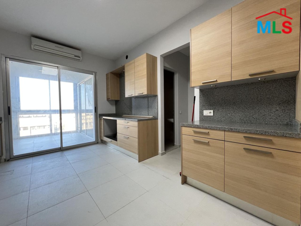 Refined & Spacious Apartment For Sale in Gemayzeh