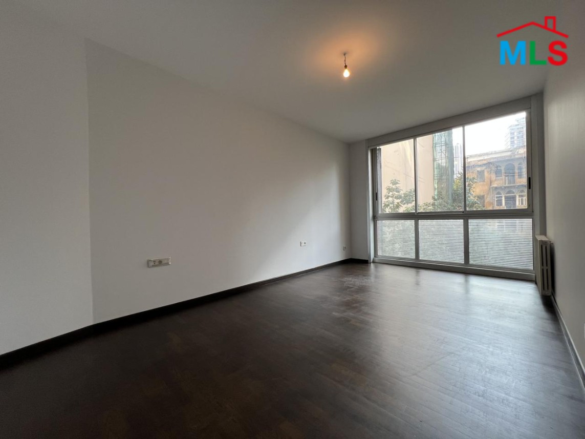 Refined & Spacious Apartment For Sale in Gemayzeh