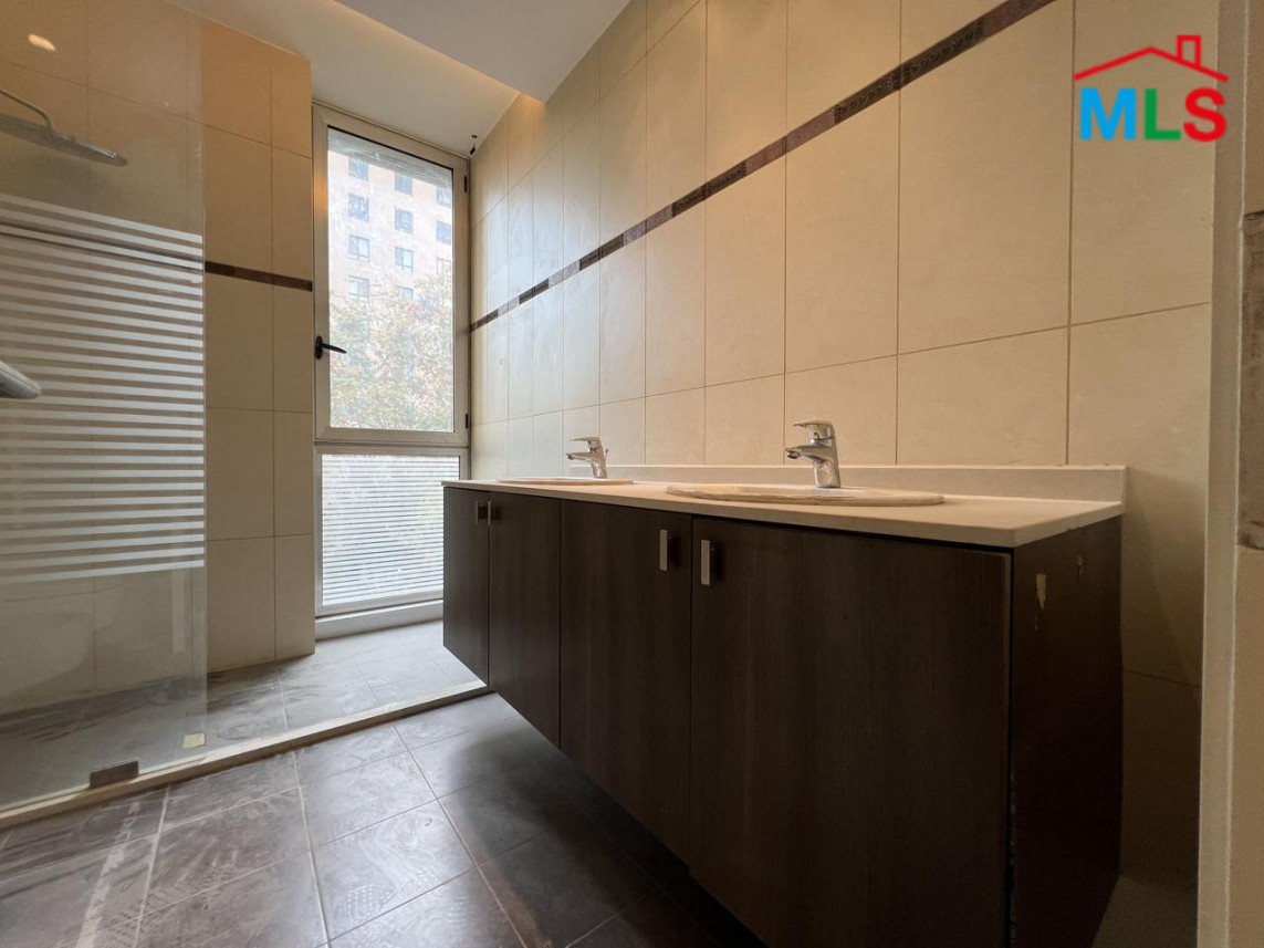 Refined & Spacious Apartment For Sale in Gemayzeh