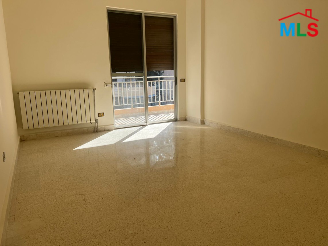 Spacious Apartment For Sale in Dawhet Aramoun