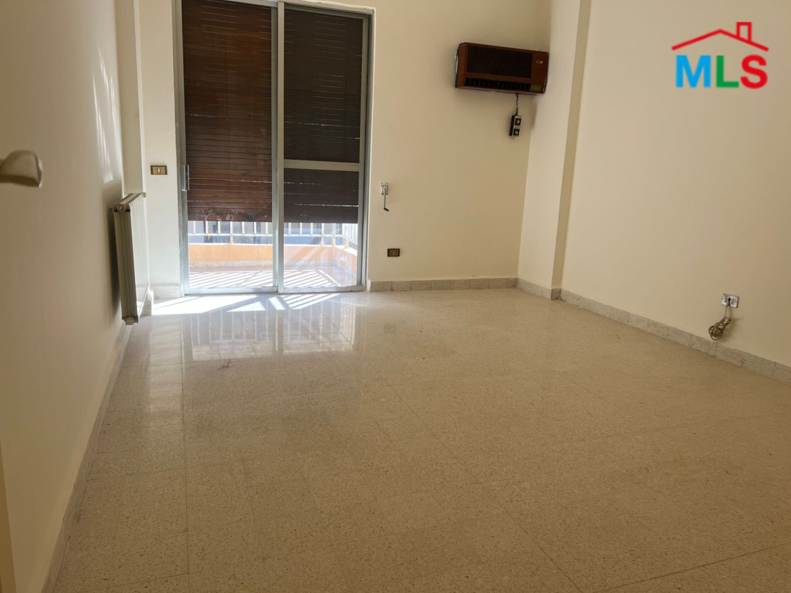 Spacious Apartment For Sale in Dawhet Aramoun