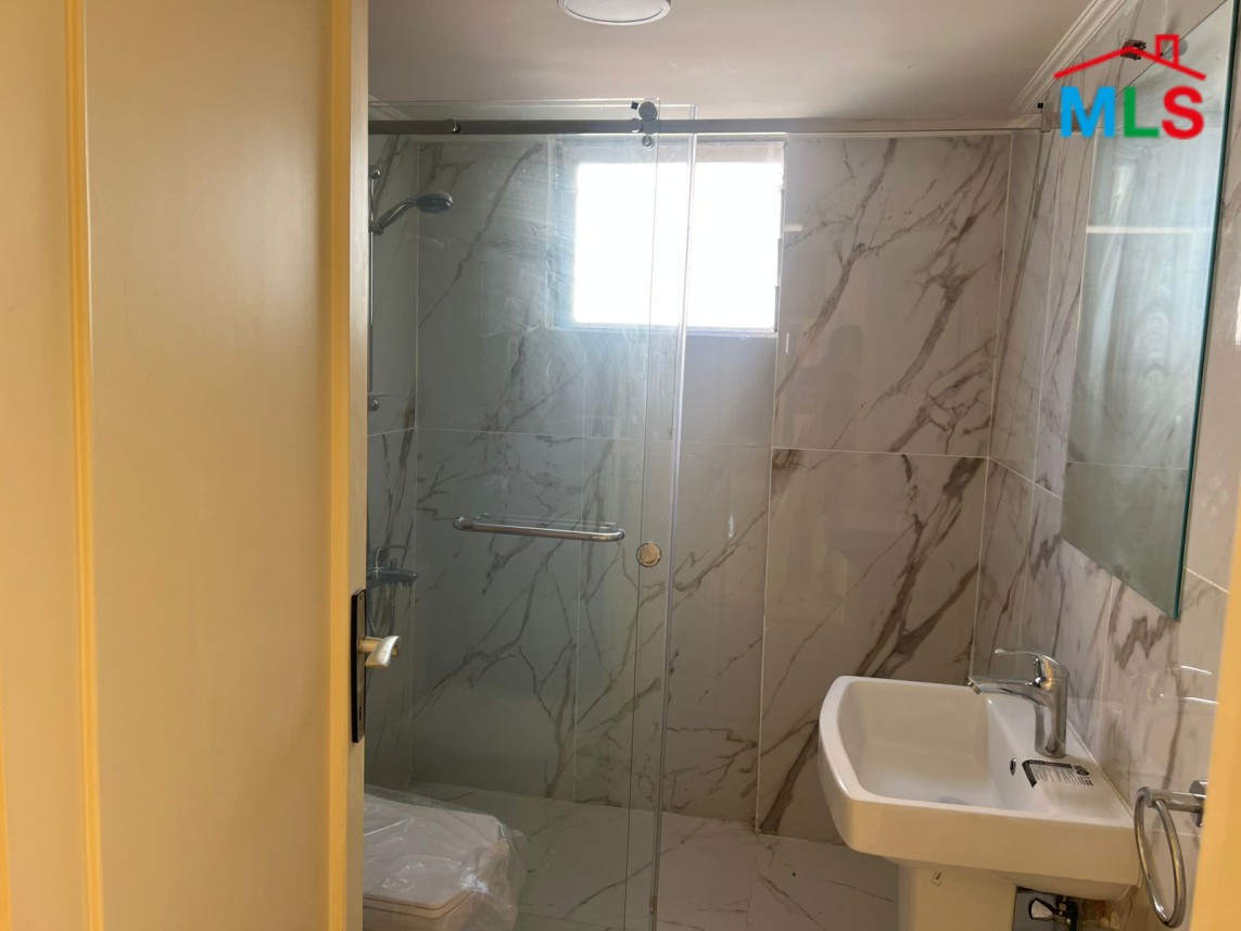 Spacious Apartment For Sale in Dawhet Aramoun