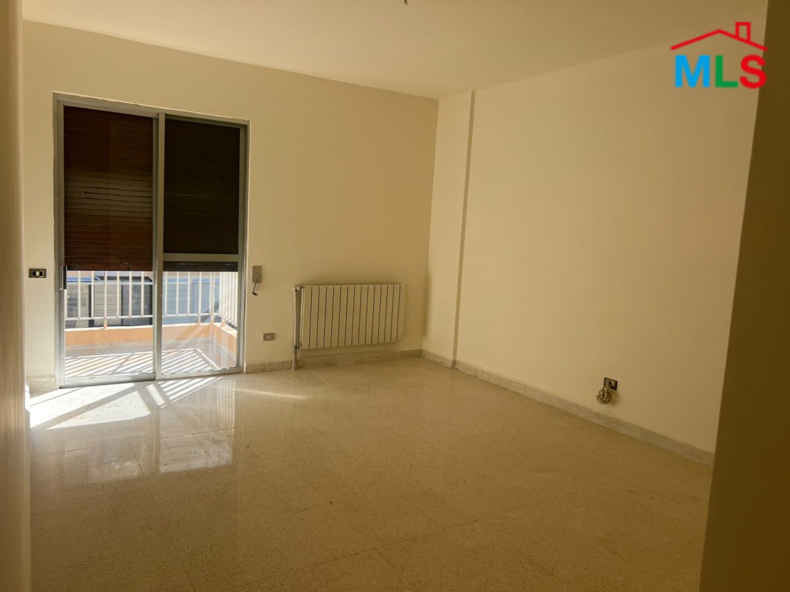 Spacious Apartment For Sale in Dawhet Aramoun