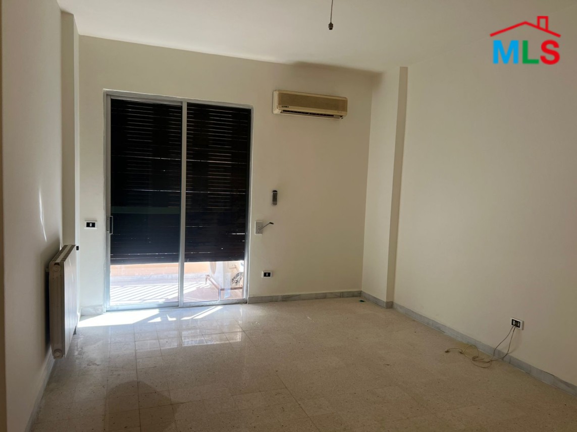 Spacious Apartment For Sale in Dawhet Aramoun