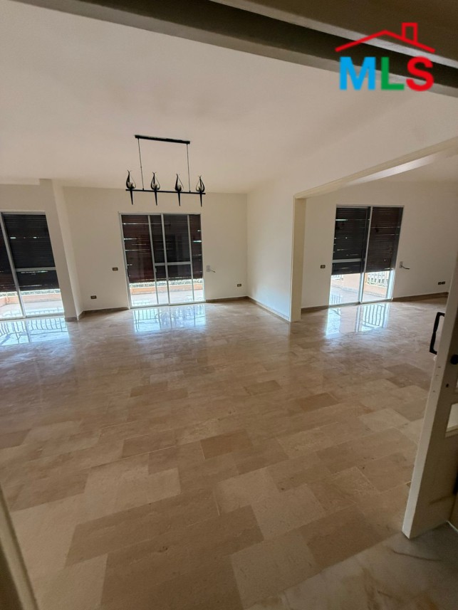 Spacious Apartment For Sale in Dawhet Aramoun