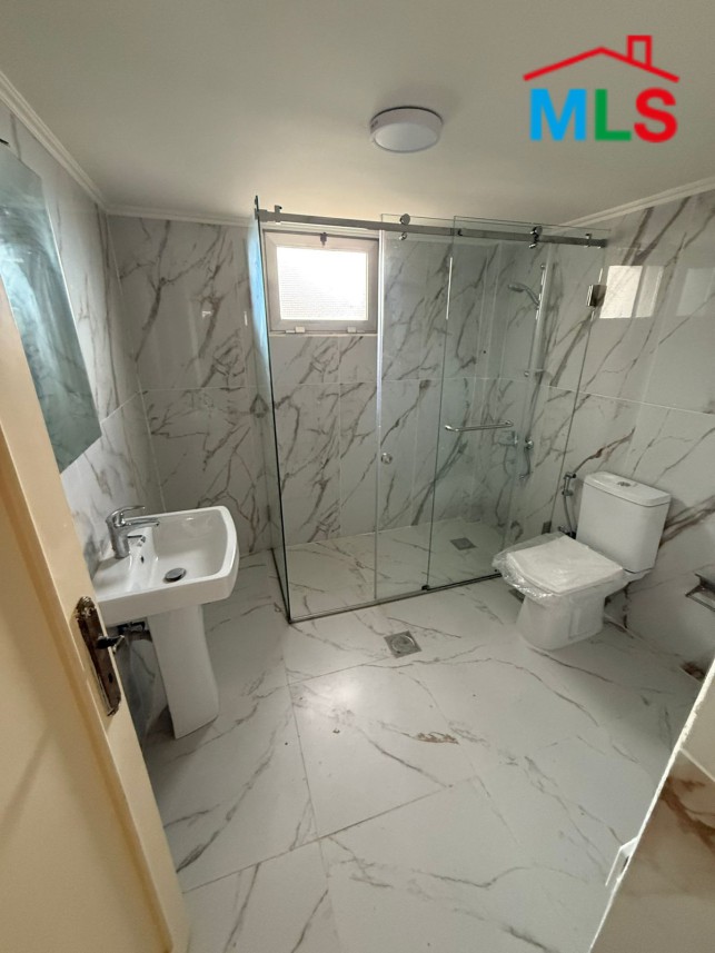 Spacious Apartment For Sale in Dawhet Aramoun