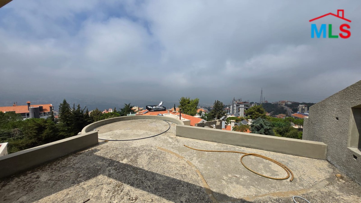 Under-Construction Building For Sale in Ballouneh