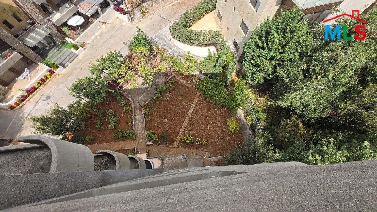 Under-Construction Building For Sale in Ballouneh