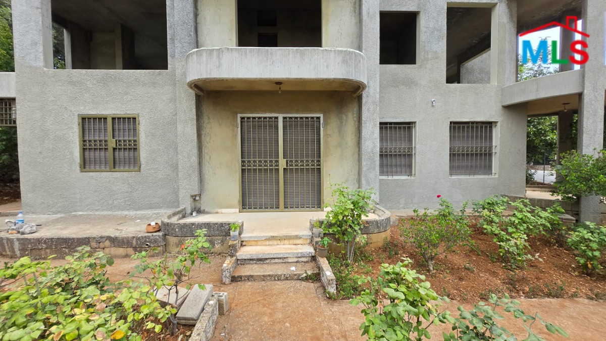 Under-Construction Building For Sale in Ballouneh